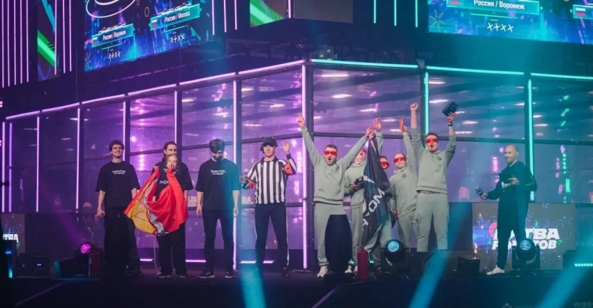 «Базис» стал титульным спонсором робототехнической команды «Атом»