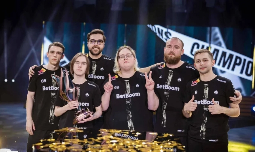 Звезды киберспорта: NAVI, Spirit и Vitality — самые популярные команды Austin Major 2025!